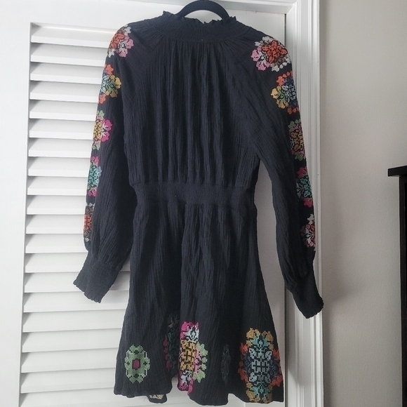 JUDITH MARCH Embroidered 100 % cotton dress size small. - Picture 3 of 10